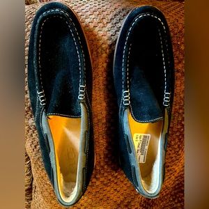 NEW Ugg Leather Suede Two Toned Shoes Men’s size 8